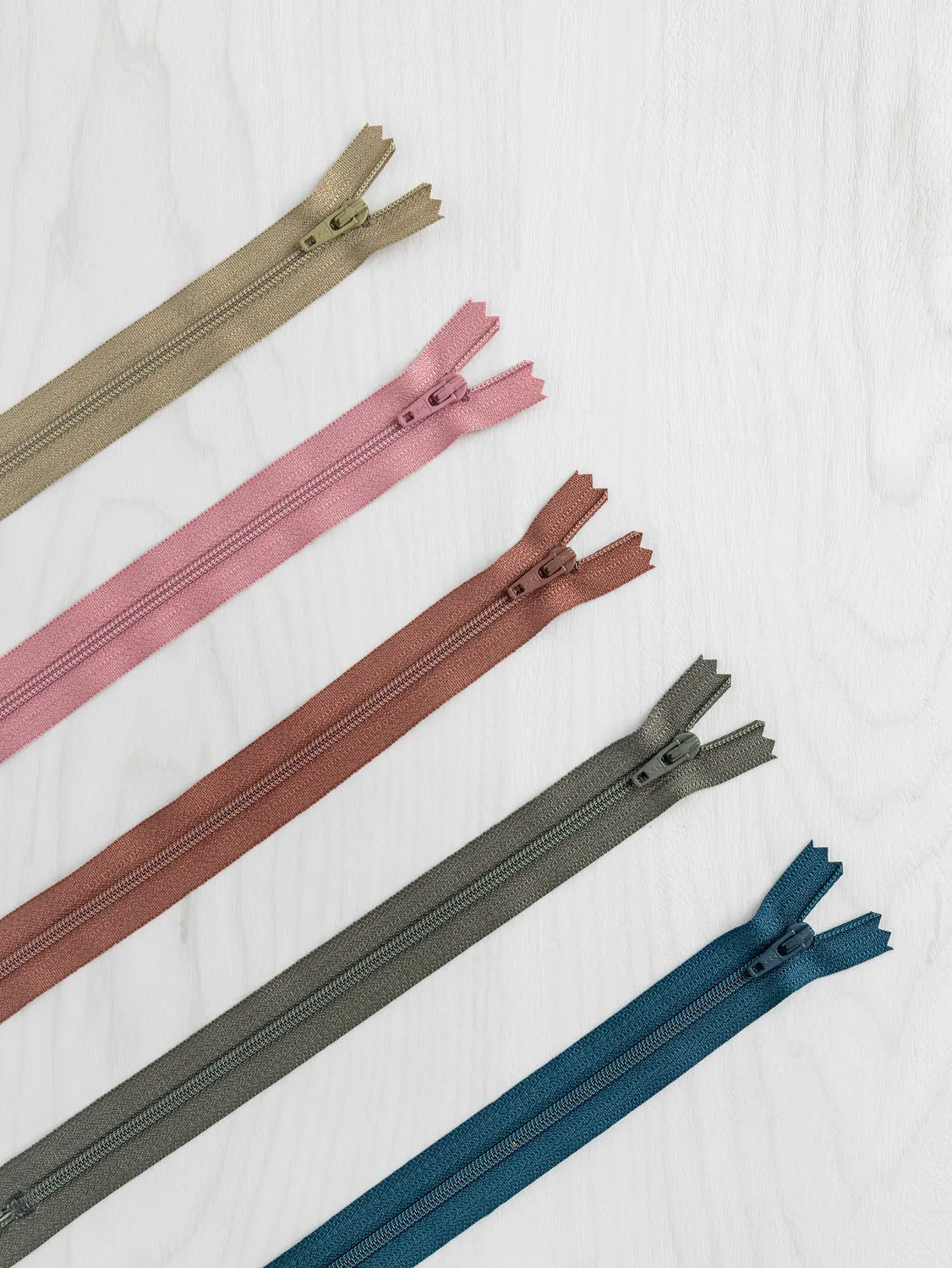 9"  Nylon Zipper - 5 Colours